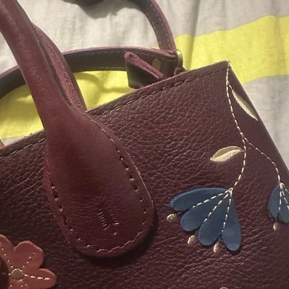 Portland Leather Raindrop Crossbody Floral Embroidered Burgundy Bag - Picture 11 of 13